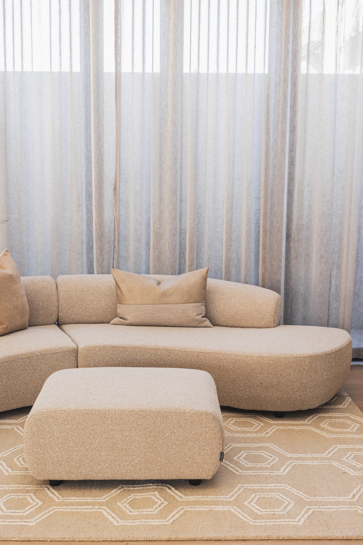Echo Ottoman - view 4