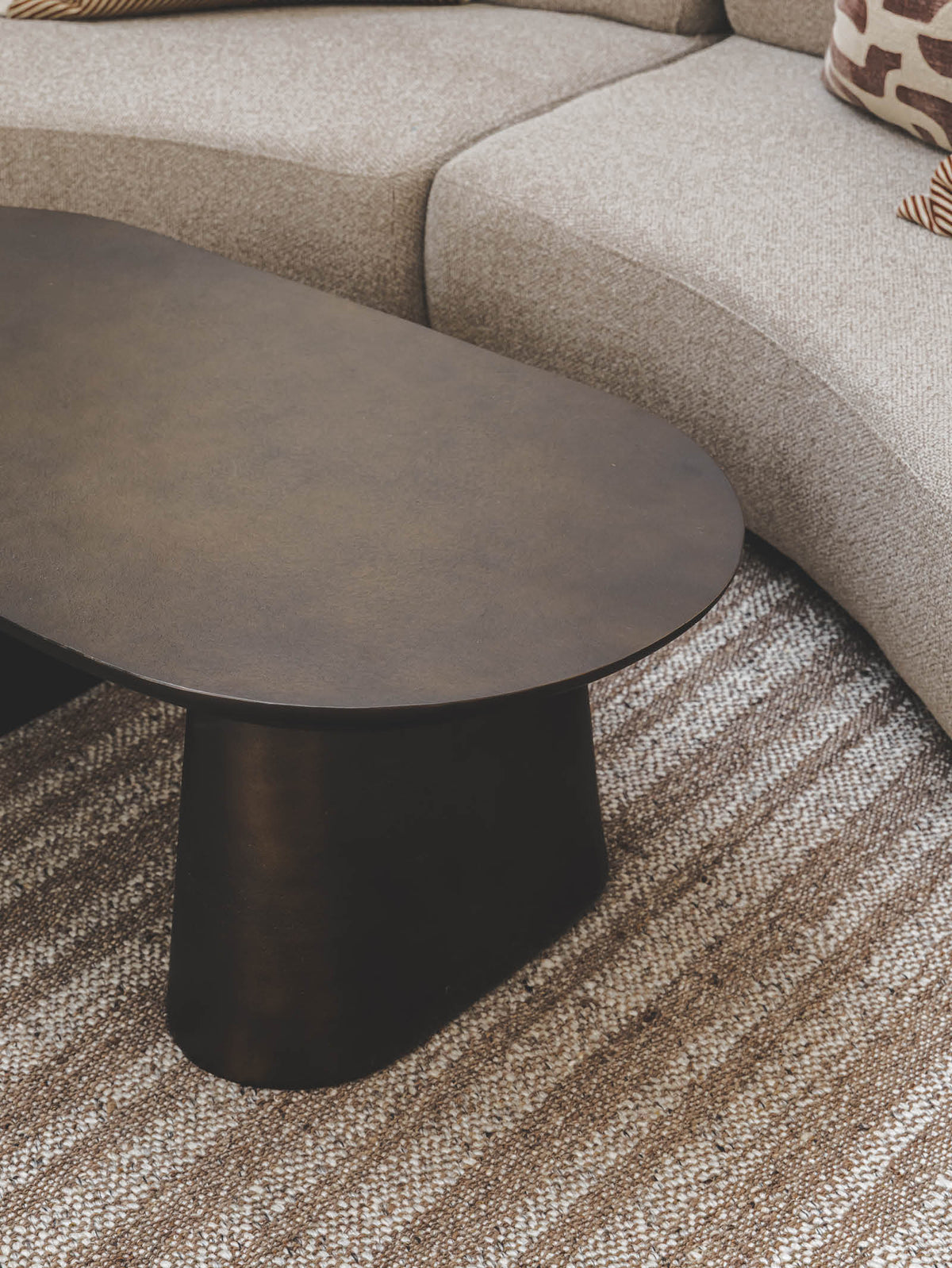 Formidable Coffee Table in Brass Bell - view 5