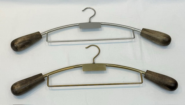HANGER SAFARI ANTIQUE BRASS (74-028-52-G)