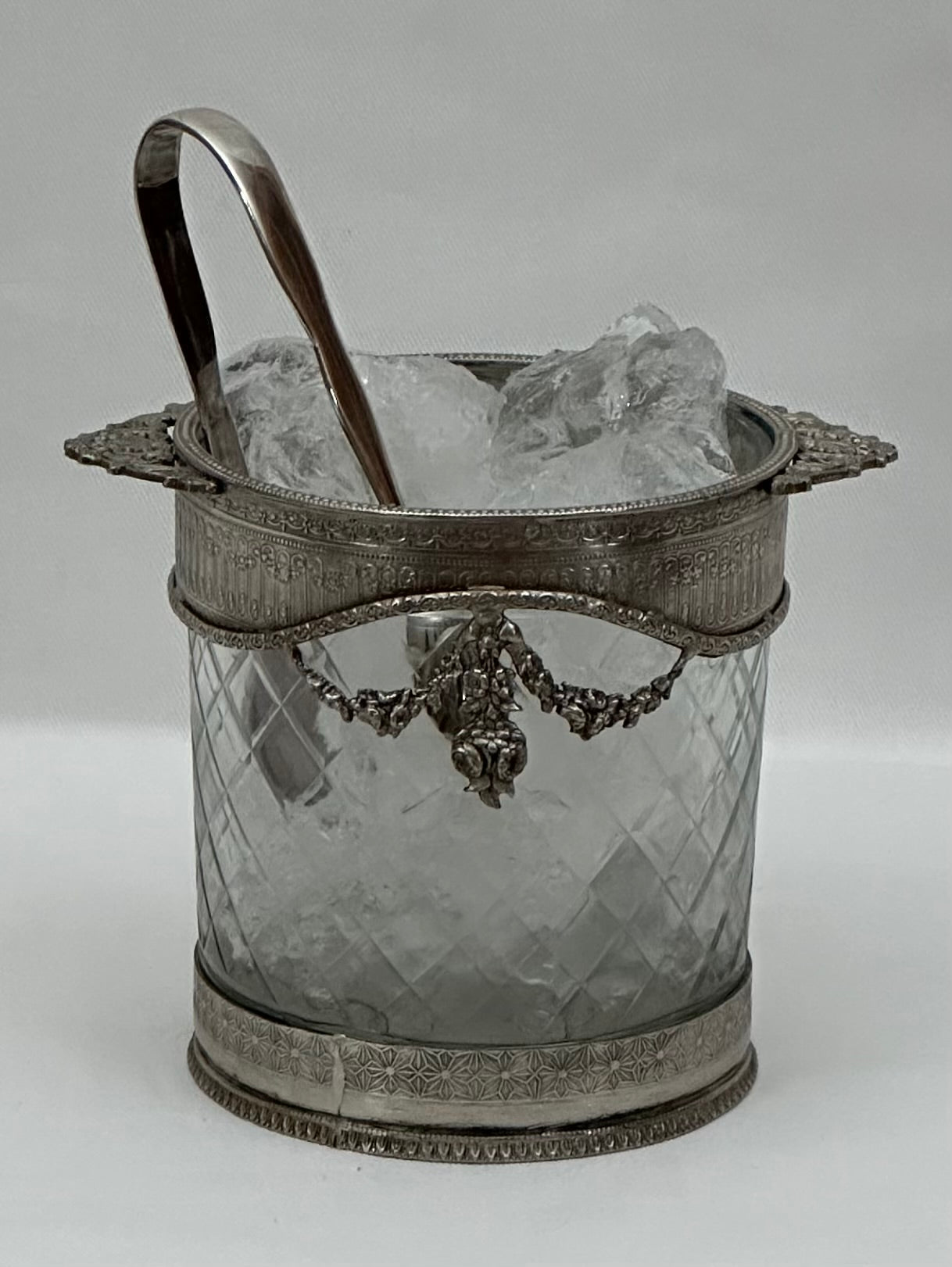 ICE BUCKET WITH TONGS BORDEAUX (N180)