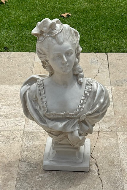 MARIANNE – BUST (74713)