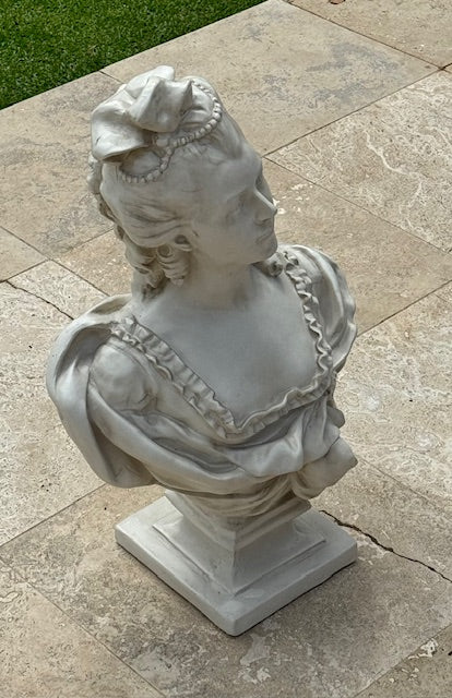 MARIANNE – BUST (74713)