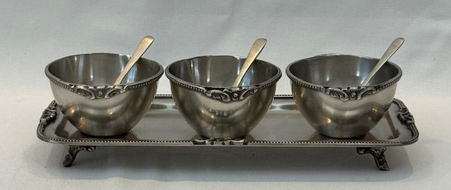 SALSA BOWLS ON TRAY WITH SPOONS VICTORIAN (729071)