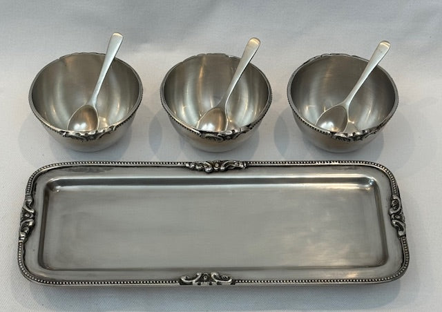 SALSA BOWLS ON TRAY WITH SPOONS VICTORIAN (729071)