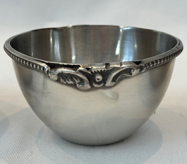 SALSA BOWLS ON TRAY WITH SPOONS VICTORIAN (729071)