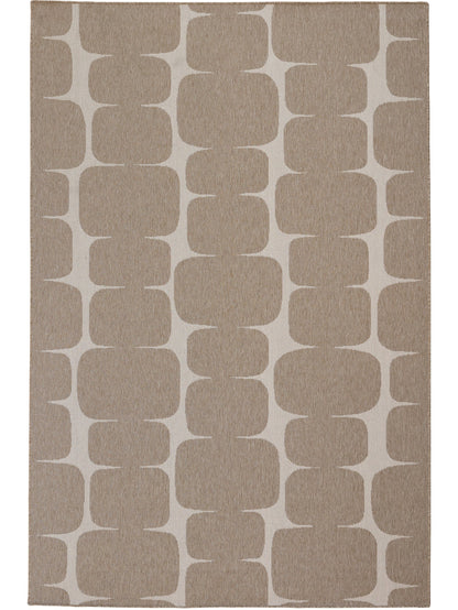Patterned rug with geometric design 