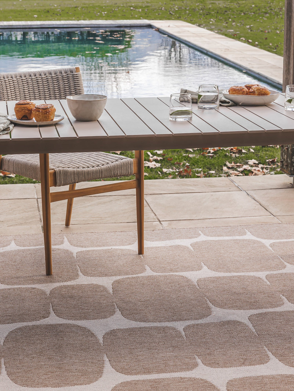 Zira Rug in Desert - view 2