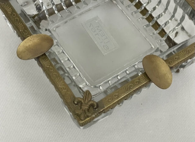 ASHTRAY FLEUR ANTIQUE BRASS (ST-167)