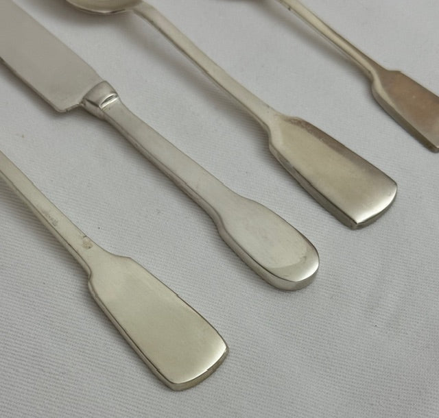CUTLERY SET OF 4 (30581)