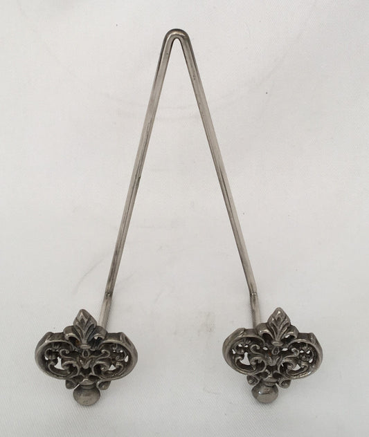 EASEL PEWTER MEDIUM (HAQ292)