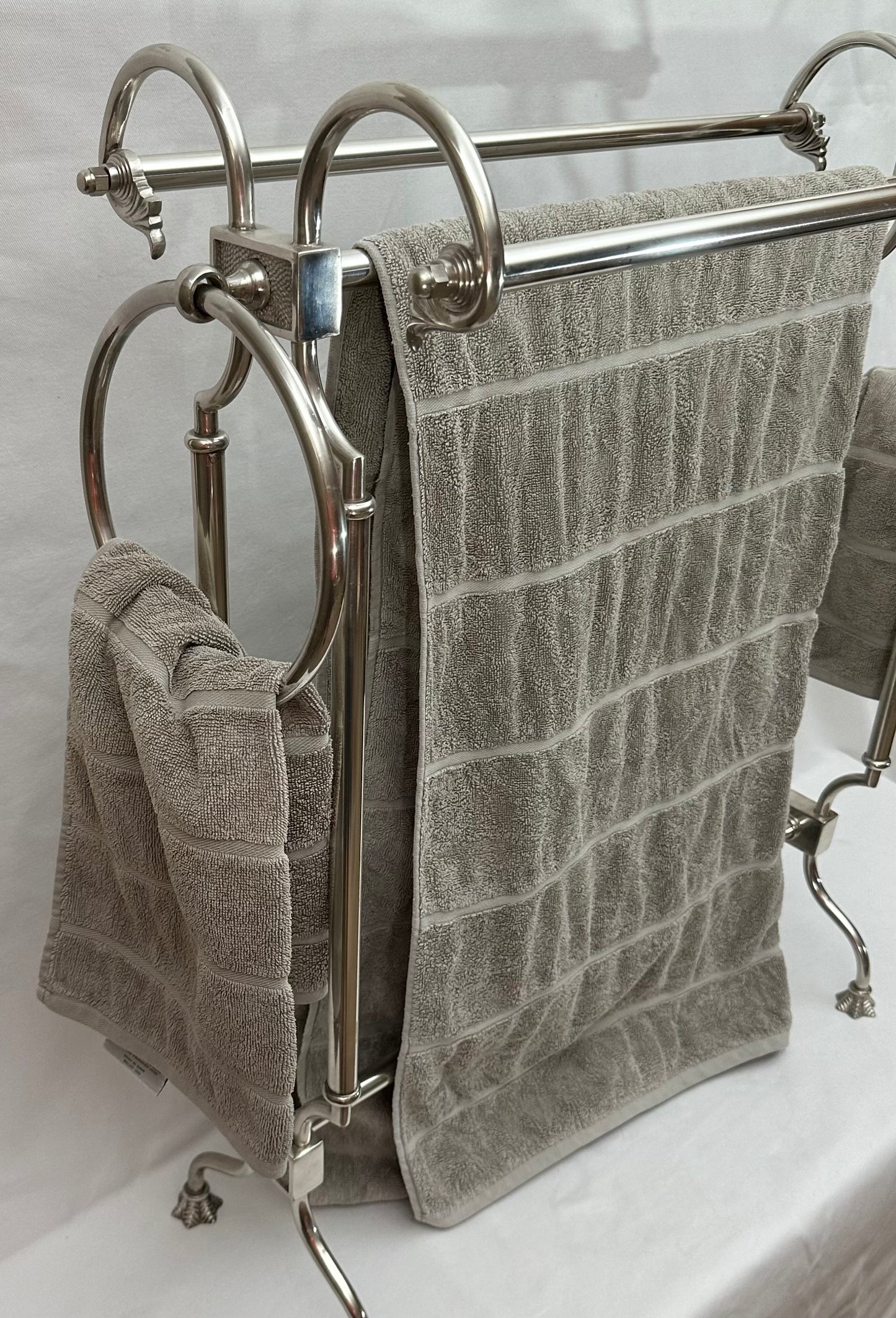 FREE STANDING TOWEL STAND INCLUDING TOWEL RINGS (23649)