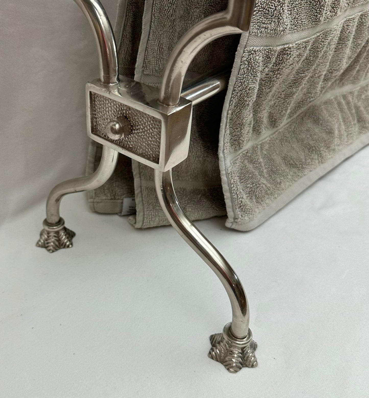 FREE STANDING TOWEL STAND INCLUDING TOWEL RINGS (23649)