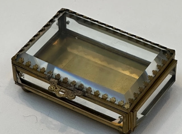 GLASS BOX CRYSTAL SQUARE ANTIQUE BRASS (HB10800AB)