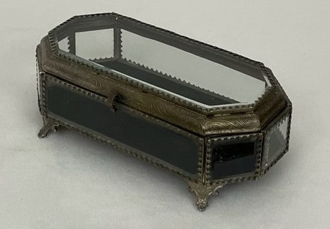 GLASS BOX JEWELLERY TREASURE (19440)