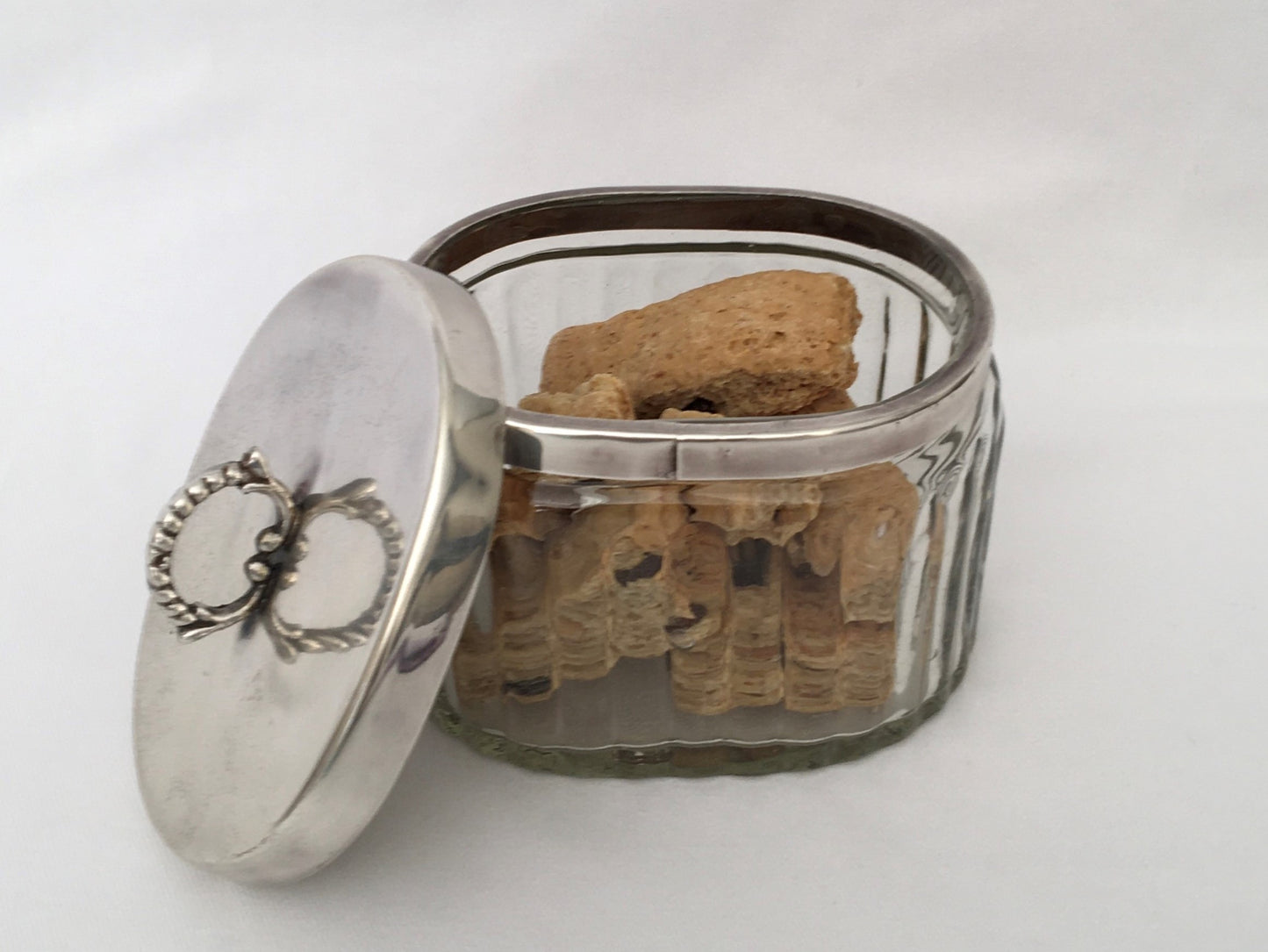 JAR GLASS OVAL FRENCH (IL-370)