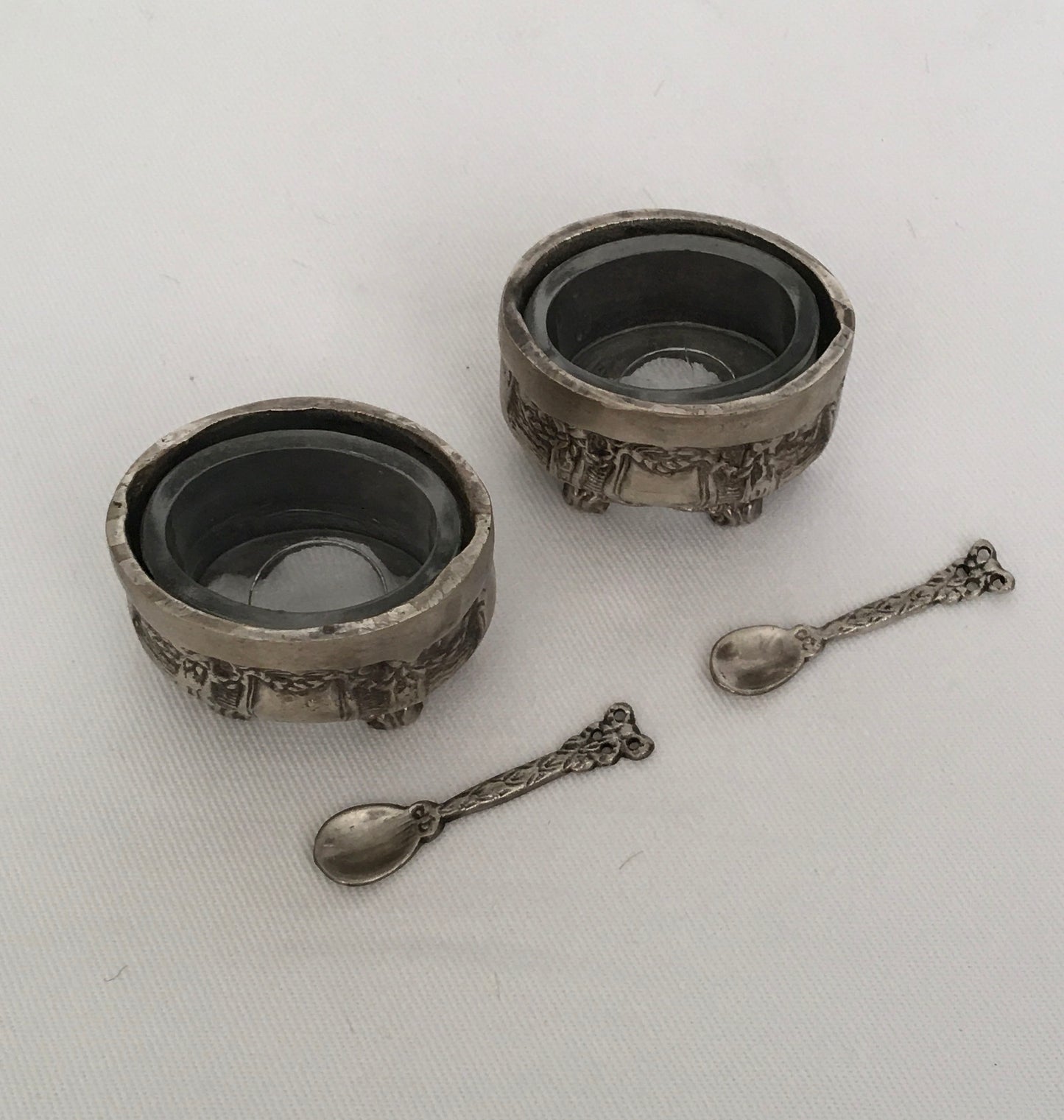 POT MINI ORNATE SET OF TWO WITH SPOON (12823)