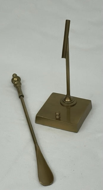 SHOE HORN WITH STAND ANTIQUE BRASS (ST-158)