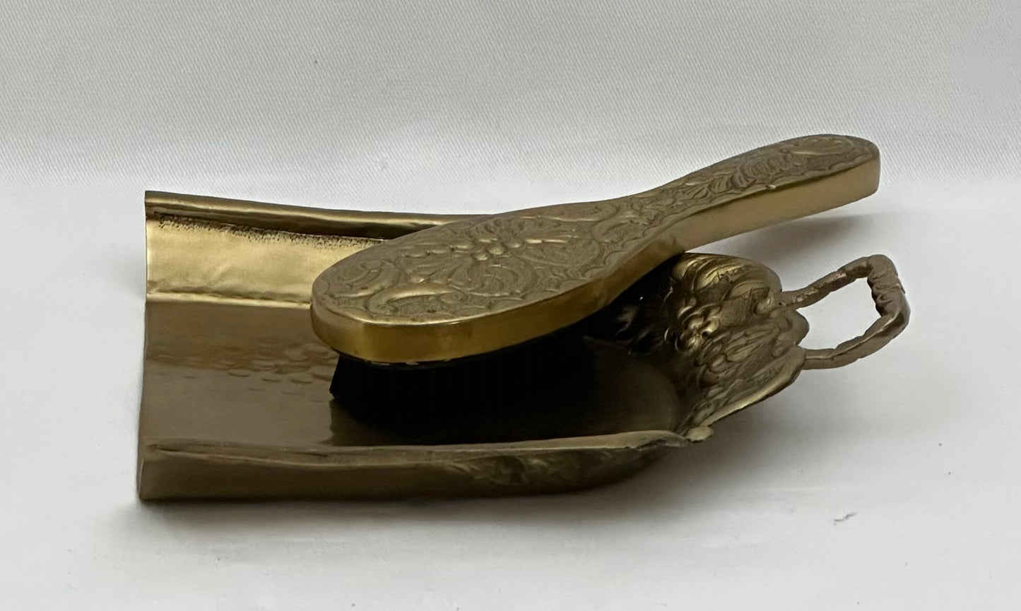 TABLE CRUMBER ANTIQUE BRASS (ST-302)