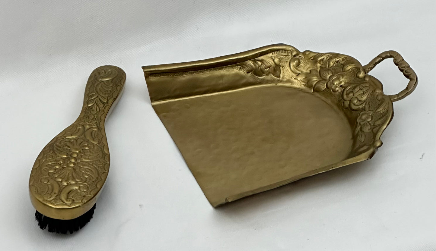 TABLE CRUMBER ANTIQUE BRASS (ST-302)