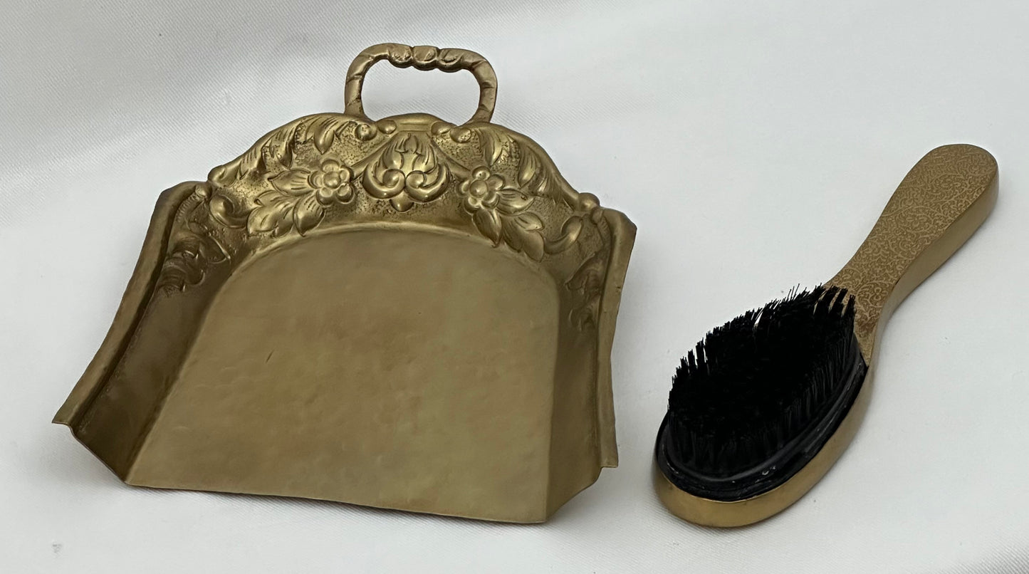 TABLE CRUMBER ANTIQUE BRASS (ST-302)